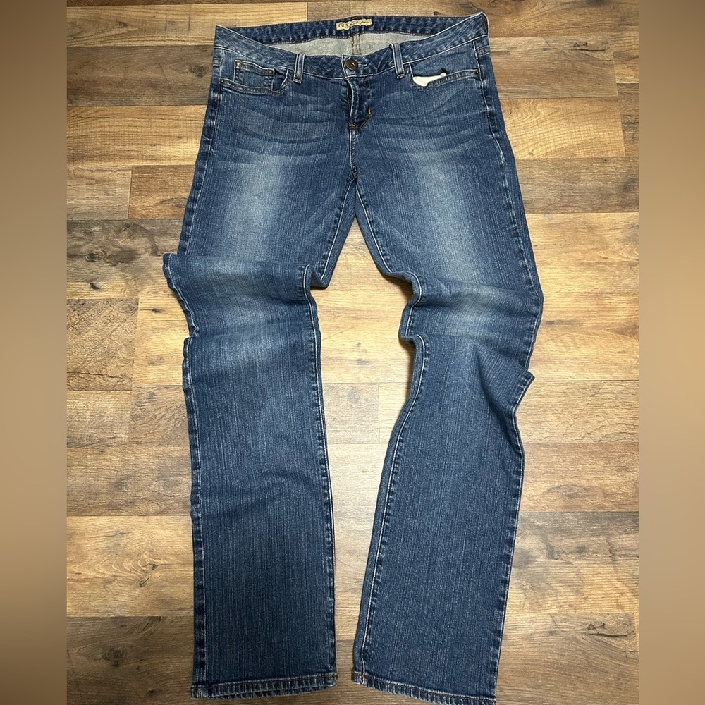 Y2K Guess Women’s Classic Blue Denim Jeans